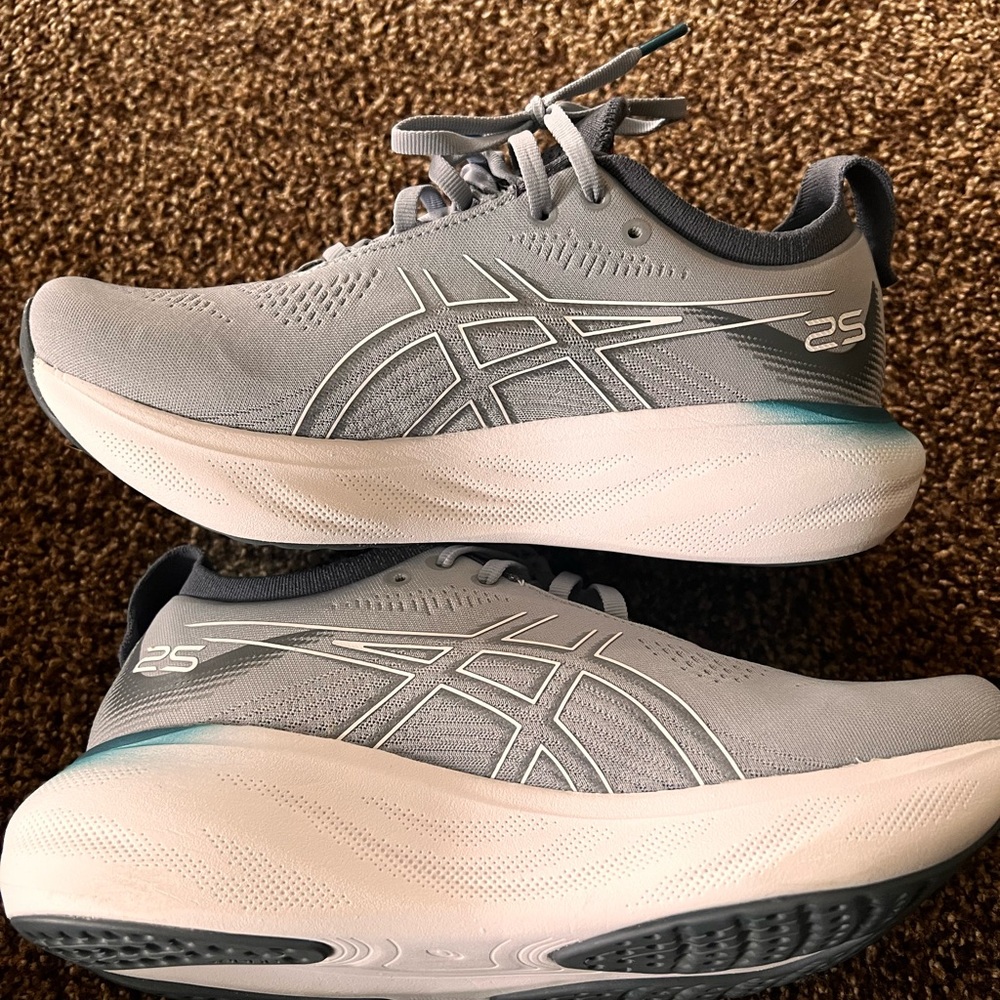 Asics Gel Nimbus 25 size 8W- like new! - Picture 3 of 7
